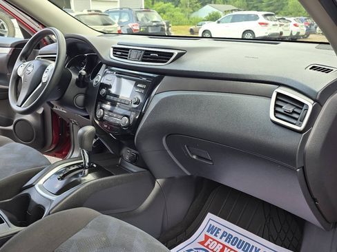 Used 2016 Nissan Rogue SV AWD/4WD image 12