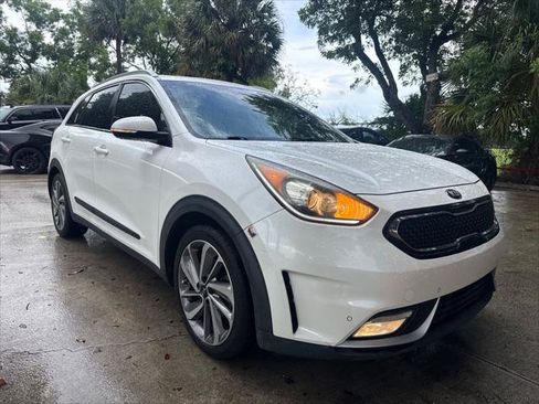Used 2017 Kia Niro Touring FWD image 6