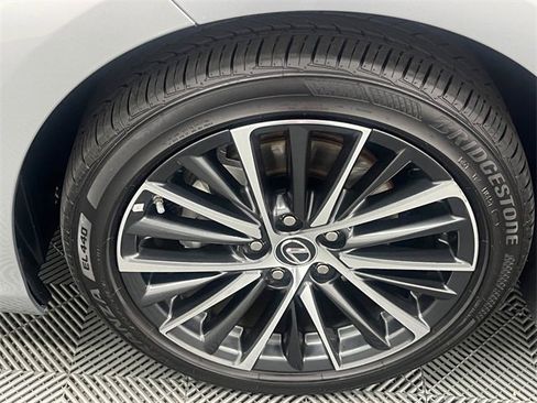 Certified 2025 Lexus ES 350 w/ Premium Package image 23