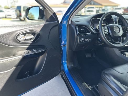 Used 2023 Jeep Cherokee Altitude Lux image 13