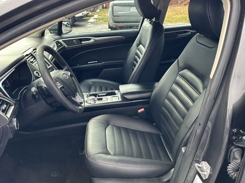 Used 2019 Ford Fusion SEL image 10