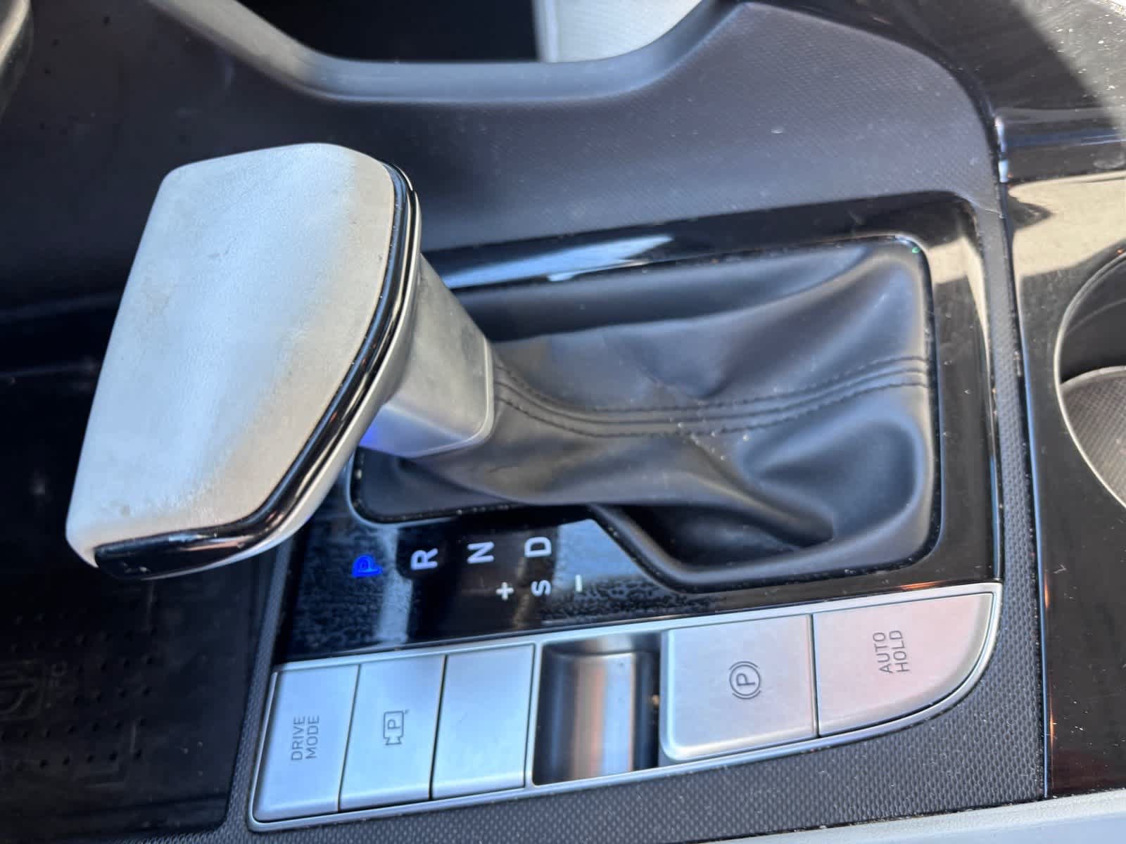 Used 2022 Hyundai Elantra Limited FWD image 19