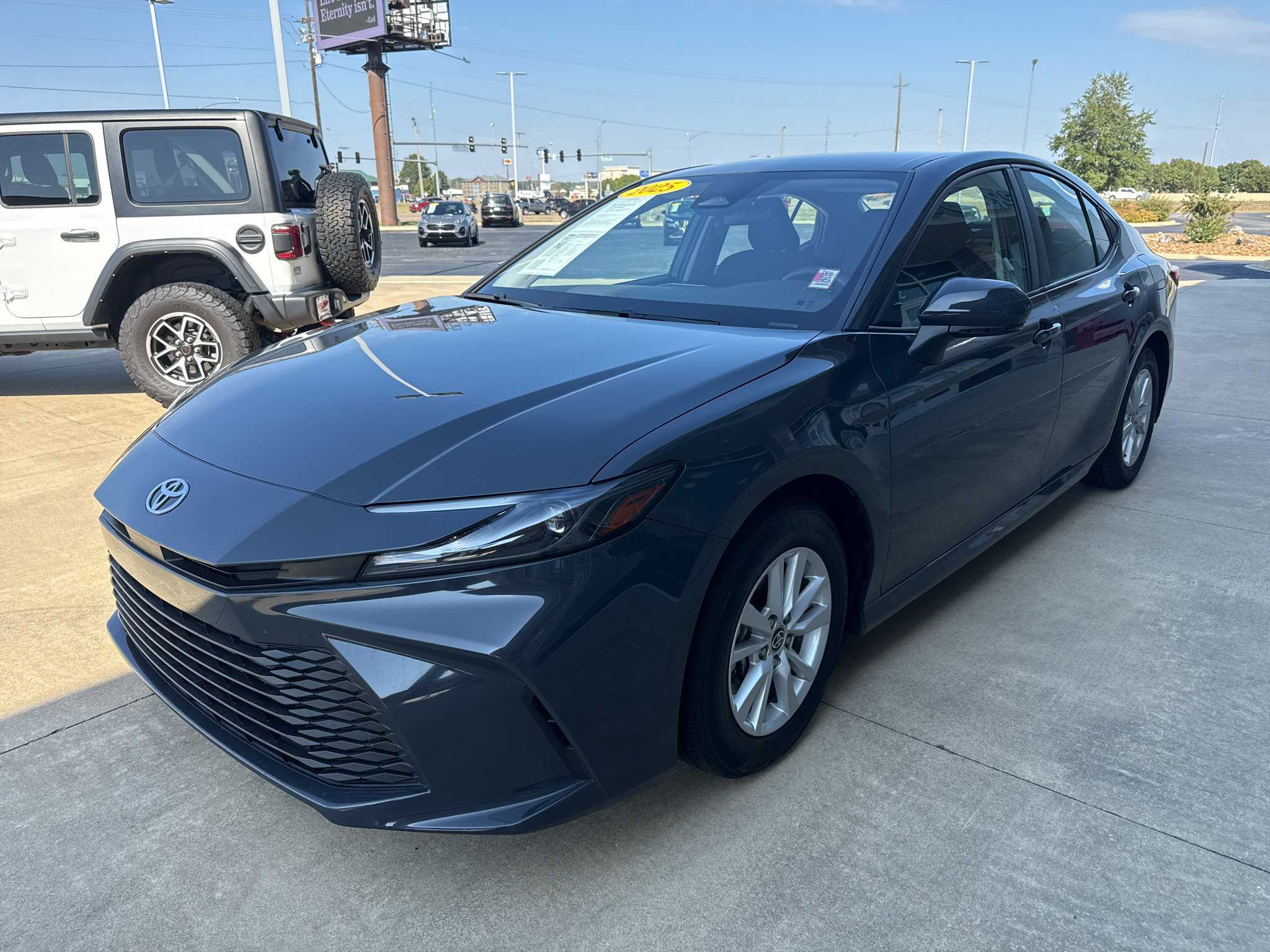 Used 2025 Toyota Camry LE FWD image 3