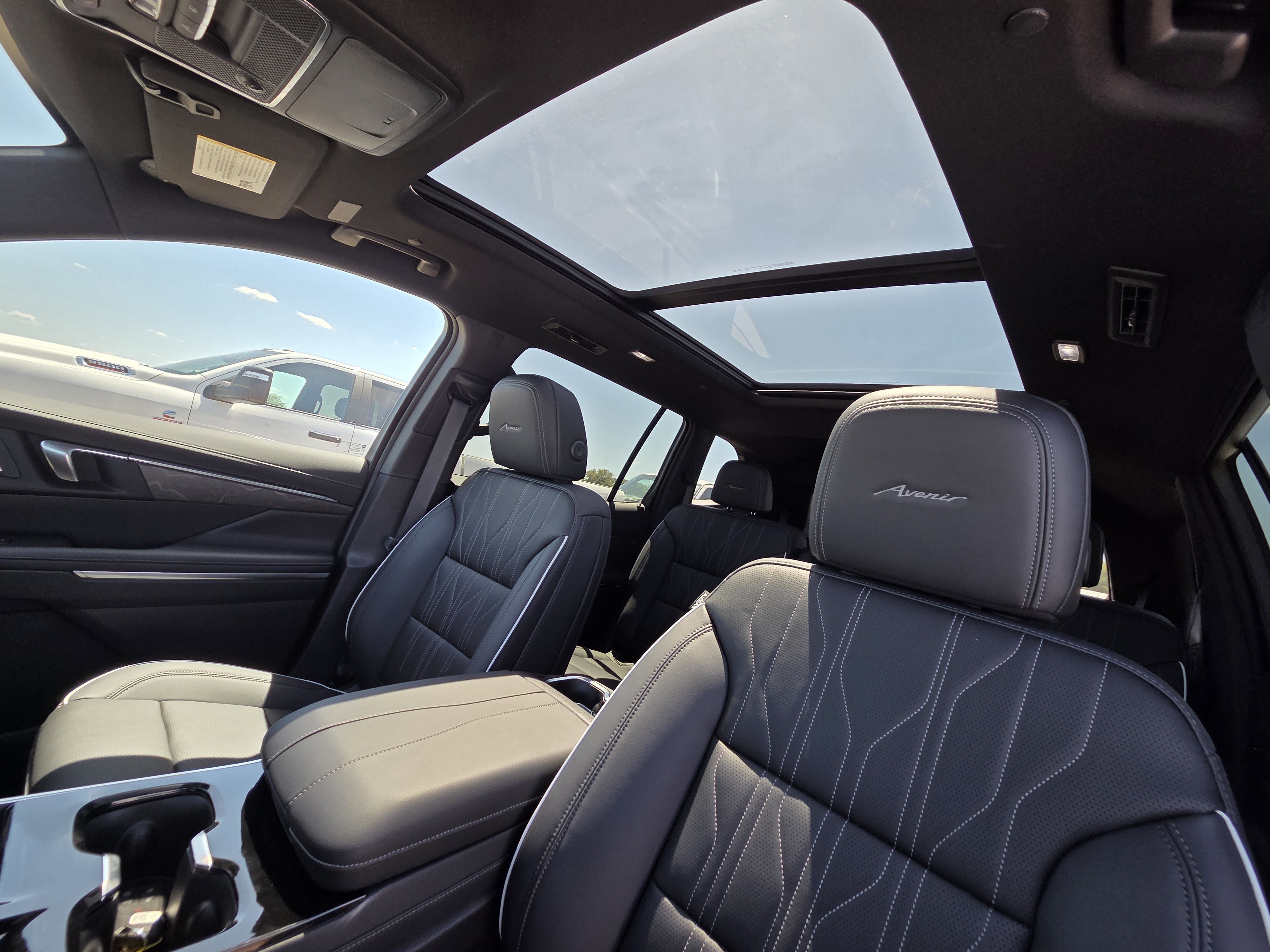 New 2027 Buick Enclave Avenir FWD image 25