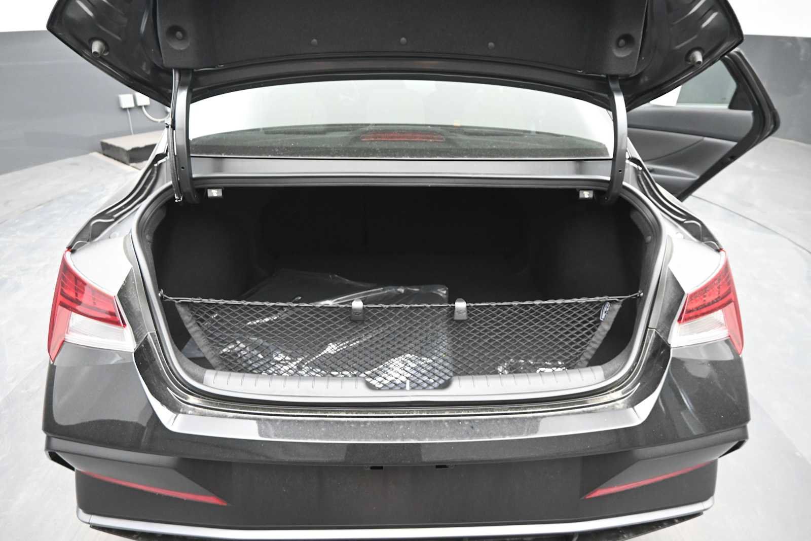 New 2026 Hyundai Elantra SEL Sport Premium FWD image 13