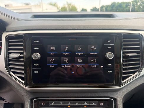 Used 2023 Volkswagen Atlas SEL R-Line AWD/4WD image 23