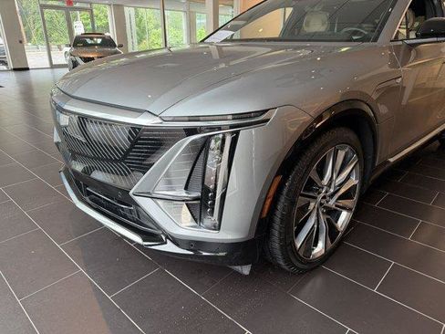 Used 2026 Cadillac Lyriq Signature Luxury w/ Nappa Leather Package AWD/4WD image 35