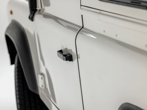 Used 1997 Land Rover Defender 90 image 25