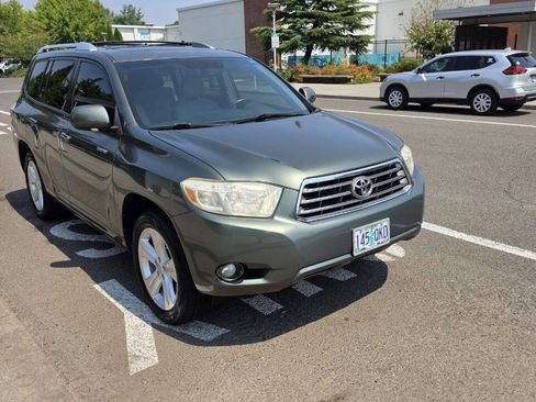 Used 2010 Toyota Highlander Limited FWD image 3