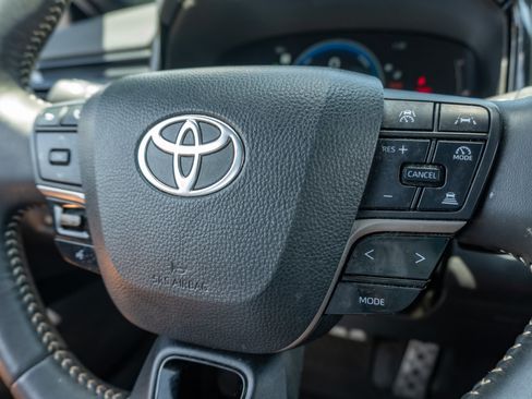 Used 2025 Toyota Camry SE FWD image 29