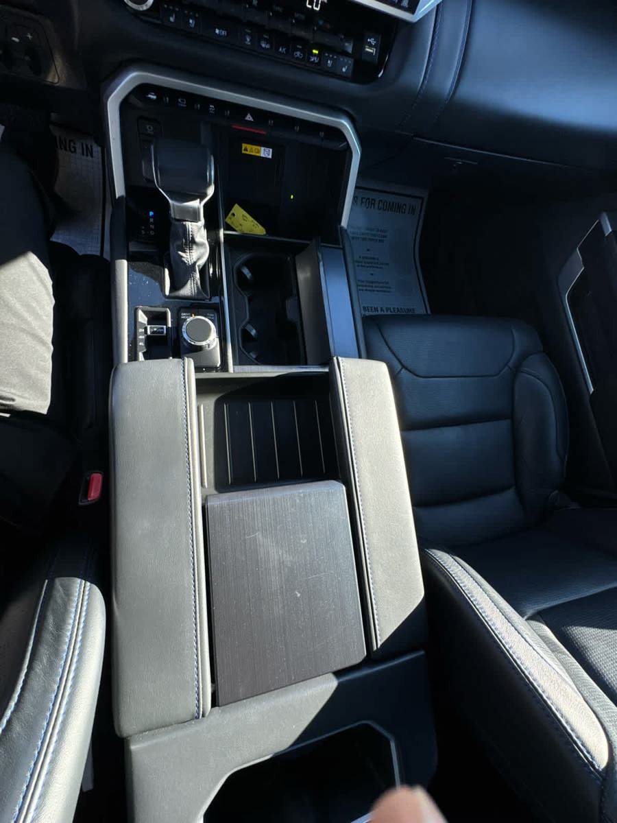 Used 2024 Toyota Tundra Platinum AWD/4WD image 25