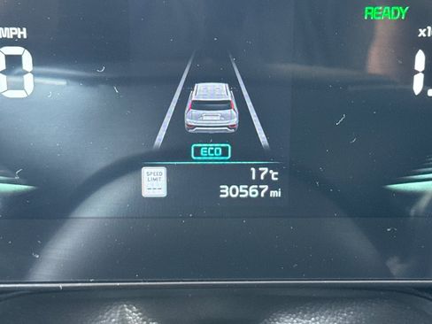 Used 2023 Kia Niro EX Touring image 30