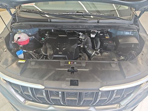 Used 2024 Kia Carnival EX image 26