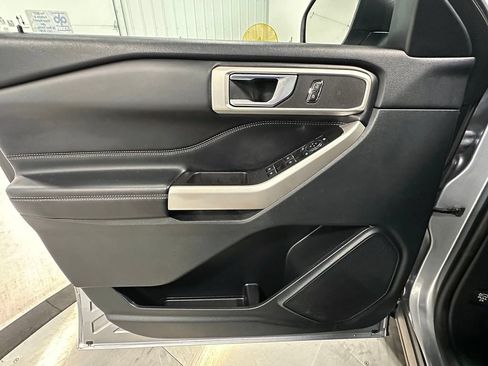Used 2023 Ford Explorer XLT w/ Equipment Group 202A AWD/4WD image 21