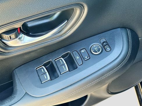 Used 2024 Honda HR-V EX-L image 17