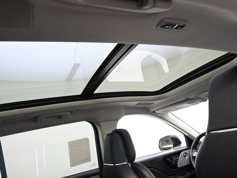 New 2026 Lincoln Aviator Reserve image 17