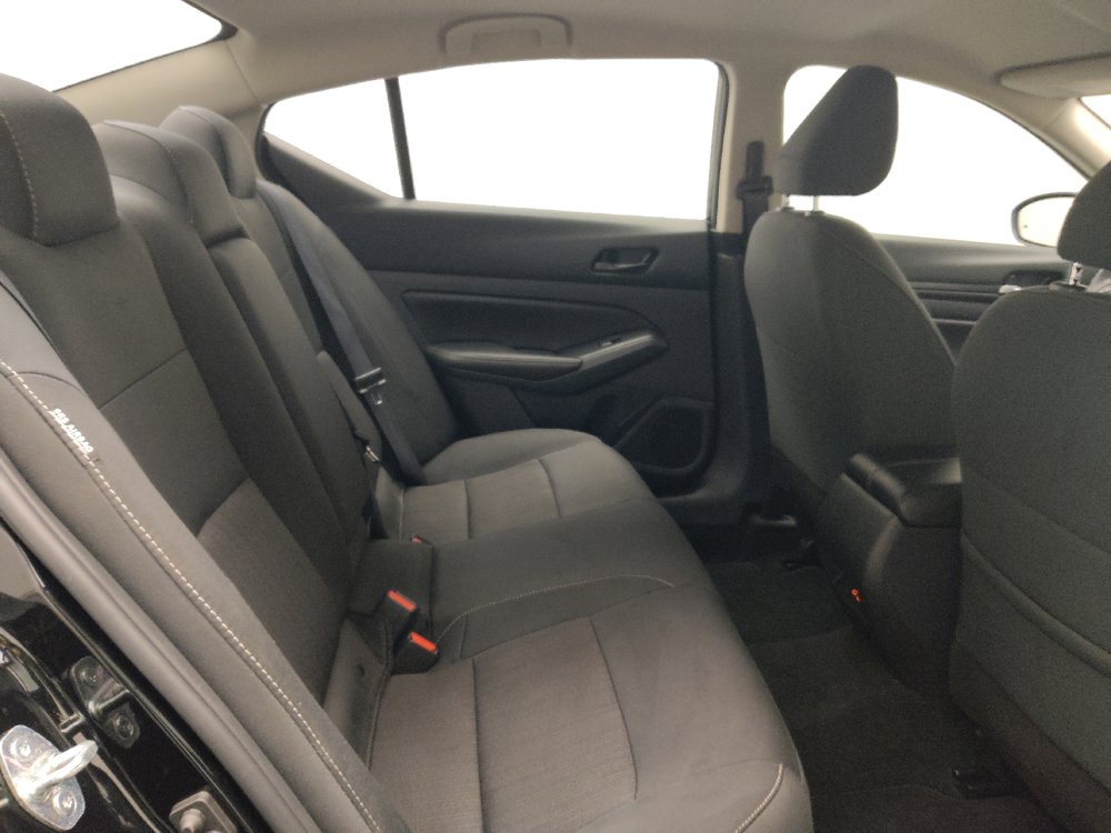 Used 2025 Nissan Altima 2.5 SV AWD/4WD image 19