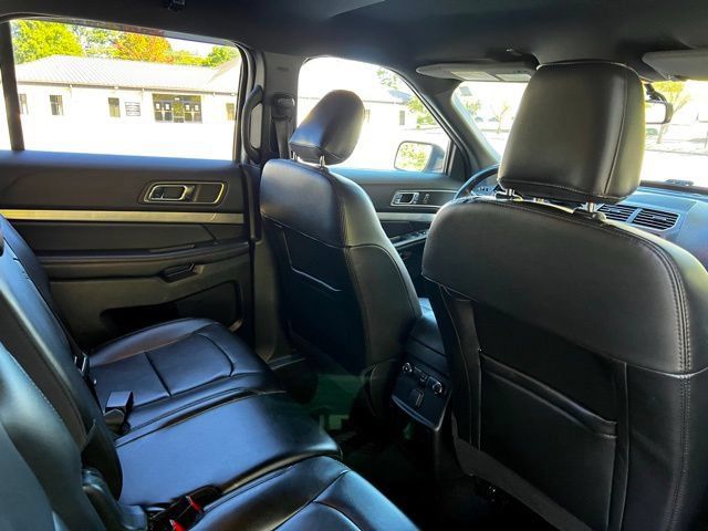 Used 2019 Ford Explorer XLT w/ Equipment Group 202A AWD/4WD image 25