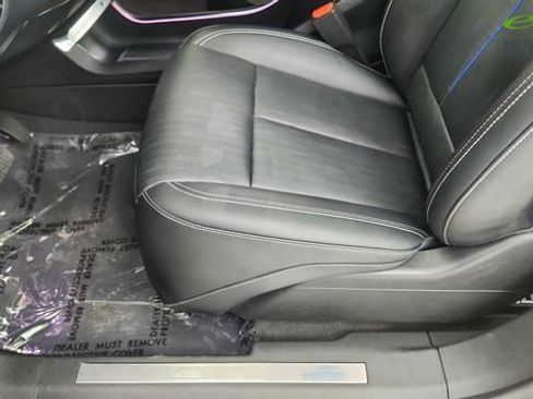 Used 2025 Cadillac Lyriq Sport AWD/4WD image 35