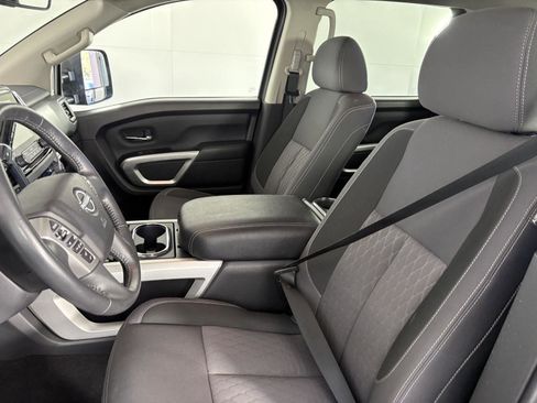 Used 2024 Nissan Titan SV w/ SV Convenience Package image 26
