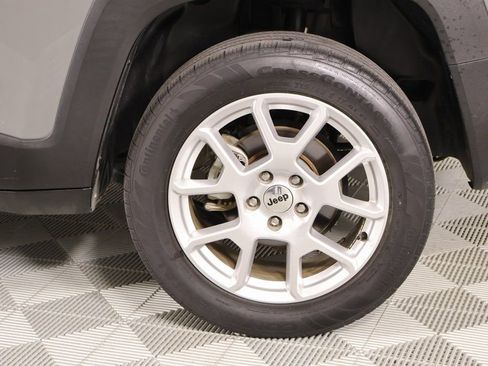 Used 2022 Jeep Renegade Latitude image 19
