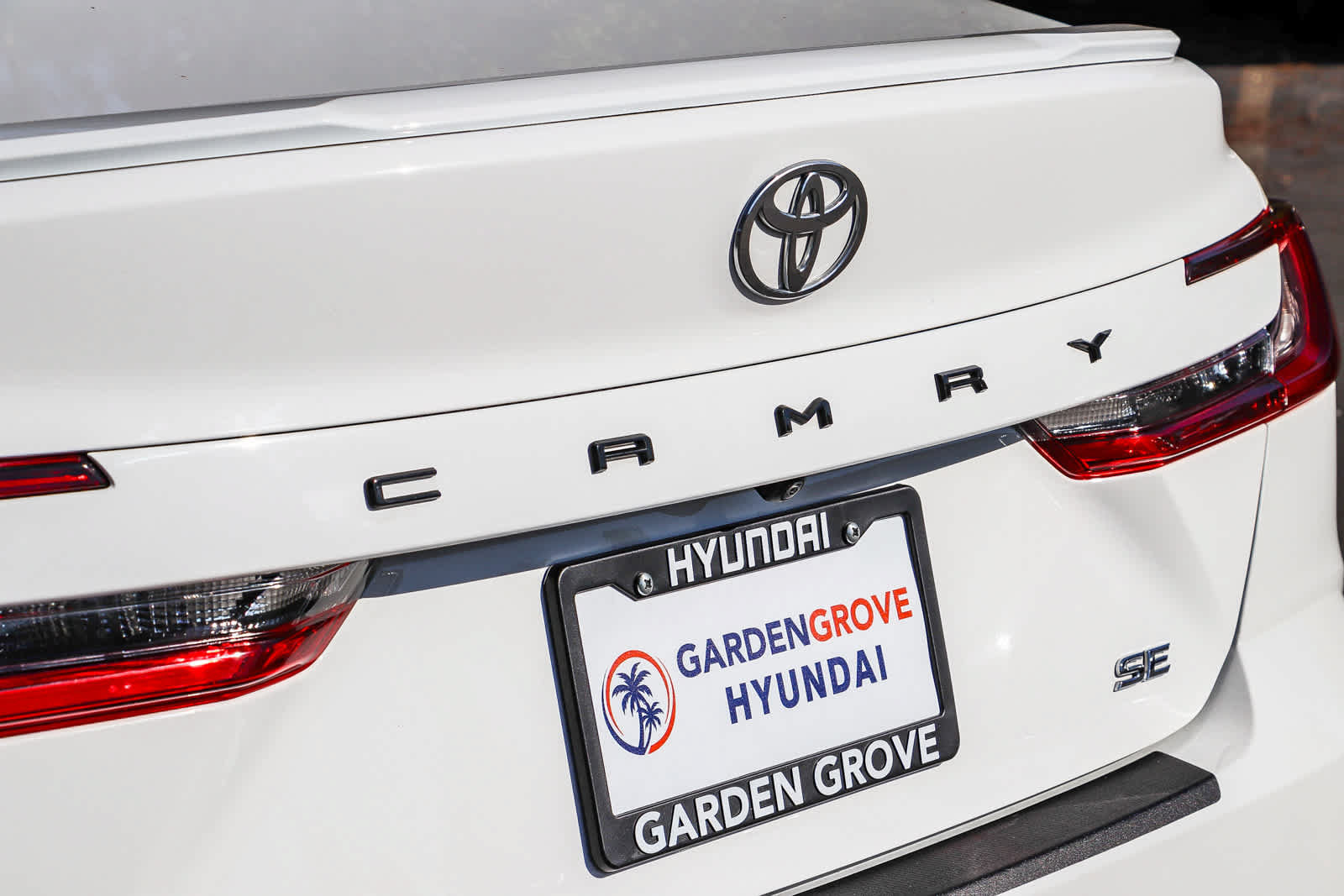 Used 2025 Toyota Camry SE FWD image 10