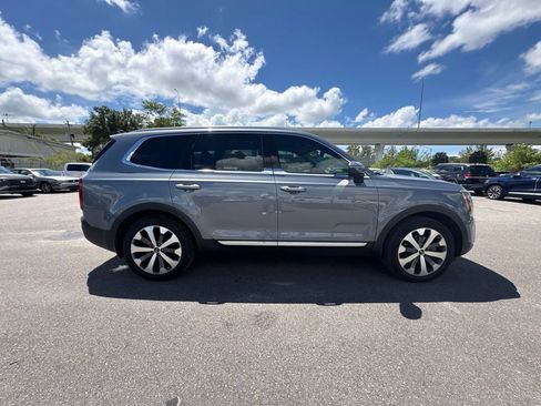 Used 2021 Kia Telluride EX w/ EX Premium Package FWD image 2