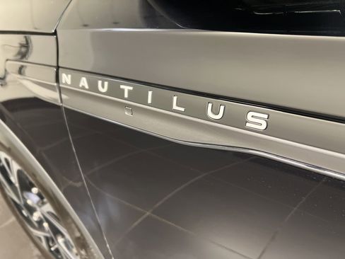 Certified 2025 Lincoln Nautilus Premier w/ Equipment Group 102A image 39