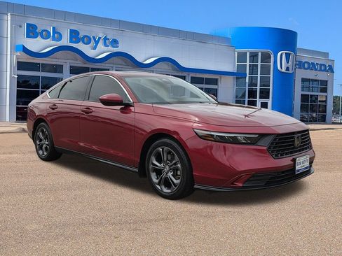 Used 2023 Honda Accord EX image 3