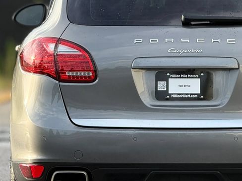 Used 2014 Porsche Cayenne Platinum Edition AWD/4WD image 13