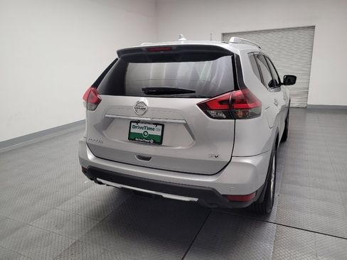 Used 2019 Nissan Rogue SV image 7