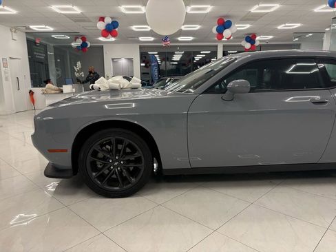 Used 2022 Dodge Challenger GT w/ Plus Package image 6