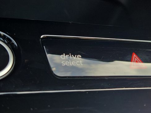 Used 2025 Audi Q6 e-tron Premium Plus image 25