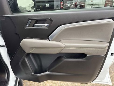 Used 2024 Chevrolet Colorado ZR2 w/ ZR2 Convenience Package III image 18