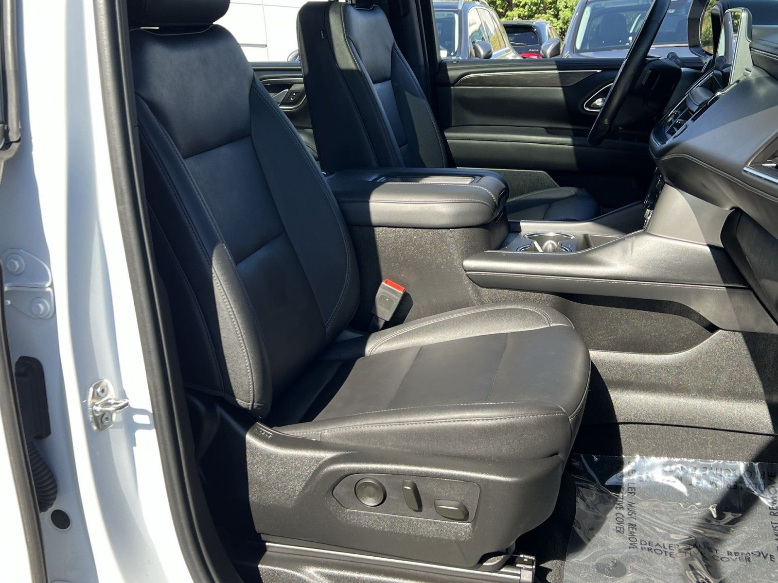 Used 2023 Chevrolet Tahoe Z71 w/ Luxury Package AWD/4WD image 34
