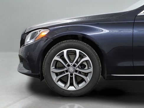 Used 2016 Mercedes-Benz C 300 4MATIC Sedan image 36