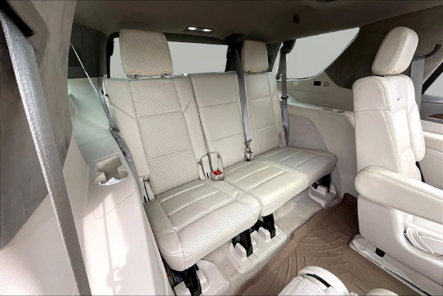 Used 2024 Cadillac Escalade Premium Luxury Platinum AWD/4WD image 18
