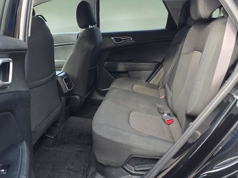 Used 2023 Kia Sportage LX image 13