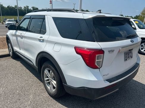 Used 2023 Ford Explorer XLT w/ Equipment Group 202A AWD/4WD image 6
