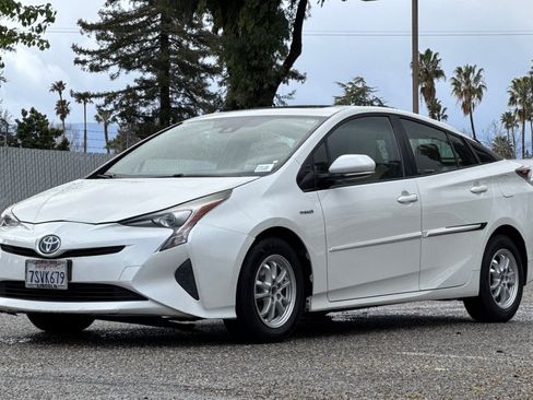 Used 2016 Toyota Prius Four w/ Advanced Technology Package image 8