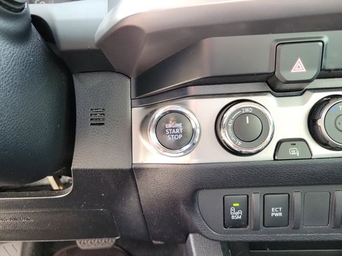 Used 2023 Toyota Tacoma SR5 w/ Technology Package AWD/4WD image 13