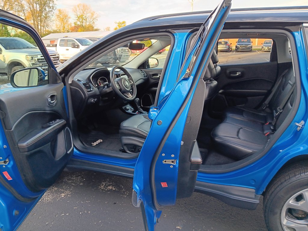Used 2018 Jeep Compass Limited w/ Safe & Security Group AWD/4WD image 11