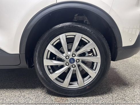 Used 2022 Ford Escape Titanium w/ Titanium Elite Package image 19