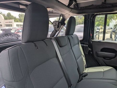 Used 2022 Jeep Wrangler Unlimited Sport AWD/4WD image 30