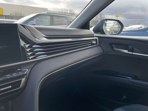 Used 2025 Toyota Camry LE image 35