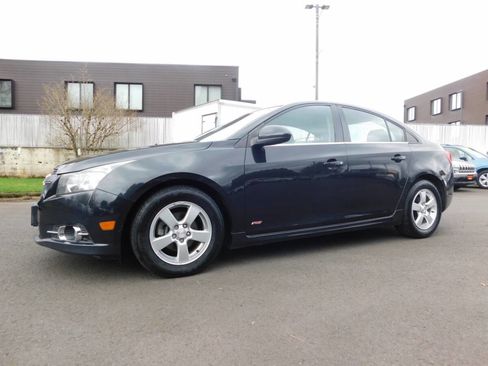 Used 2014 Chevrolet Cruze LT w/ All-Star Edition image 4