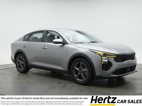 Used 2025 Kia K4 LXS image 1