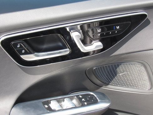 Certified 2022 Mercedes-Benz C 300 4MATIC Sedan image 12