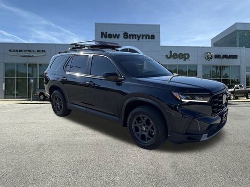 Used 2024 Honda Pilot TrailSport image 1