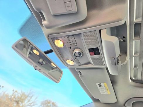 Used 2014 Volkswagen Passat 1.8T SEL Premium image 29